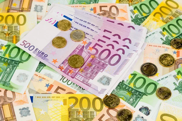 Vele verschillende euro rekeningen — Stockfoto