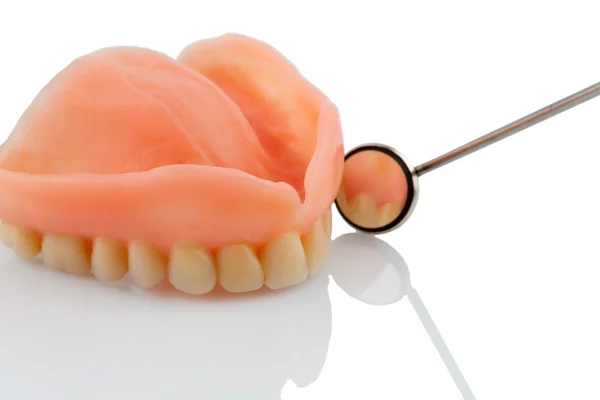 Zähne und Mundspiegel — Stockfoto