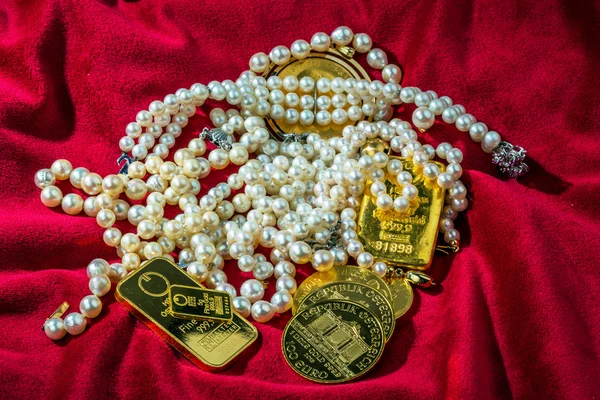 Złota i biżuterii — Zdjęcie stockowe