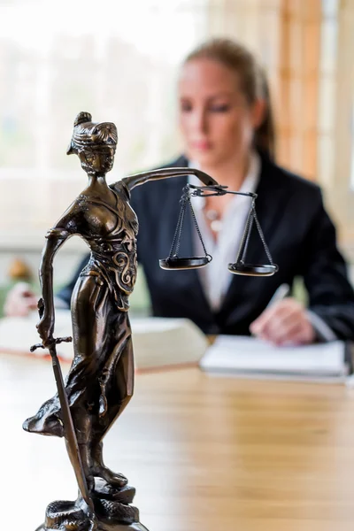 Businesswoman in office — Stock Photo, Image