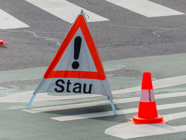 Stauwarnung auf der Straße — Stockfoto