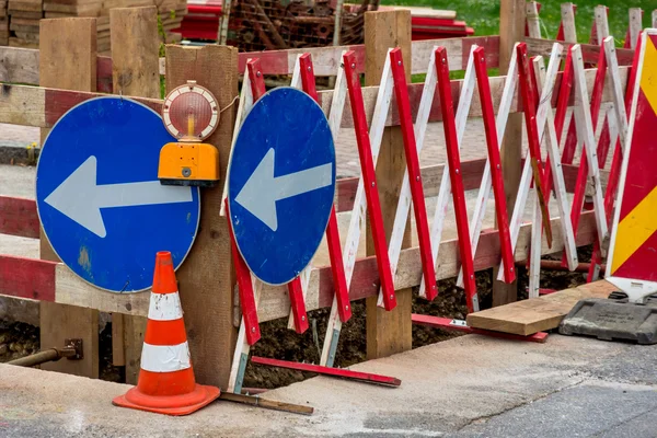 Byggarbetsplatsen på en väg — Stockfoto