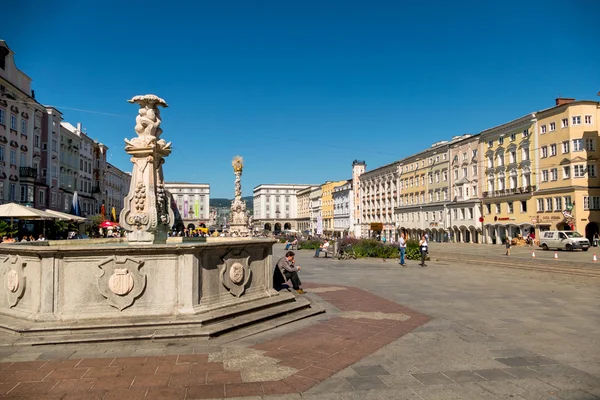 Austria, linz, plaza principal, columna trinidad —  Fotos de Stock