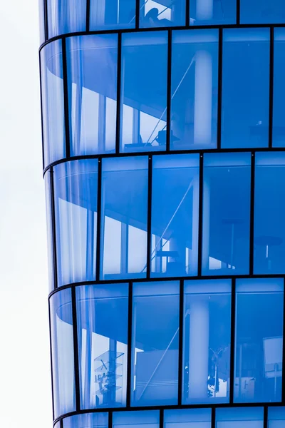 Fassade eines Bürogebäudes — Stockfoto