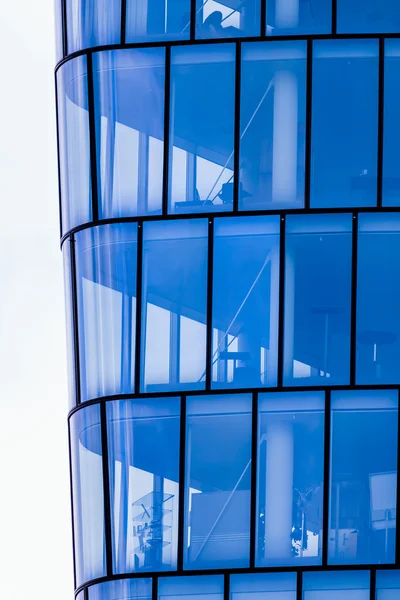 Fachada de um edifício de escritório — Fotografia de Stock