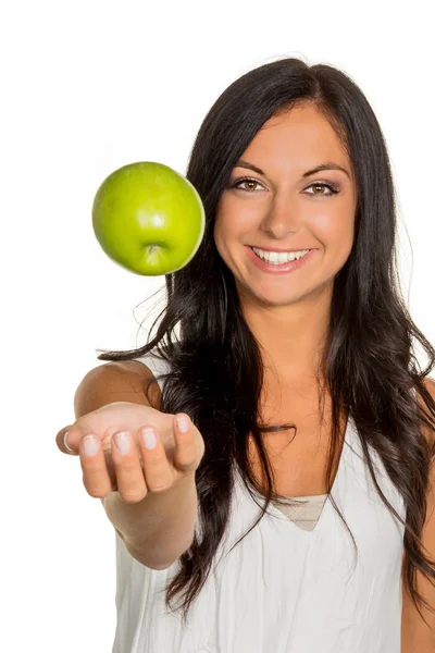 Kvinna med äpple — Stockfoto