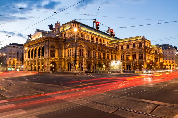 オーストリア、ウィーン、オペラ、夕暮れ — ストック写真