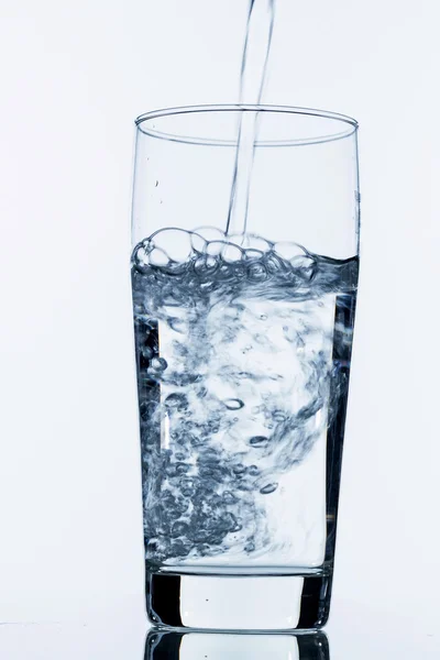 Glas mit Wasser — Stockfoto