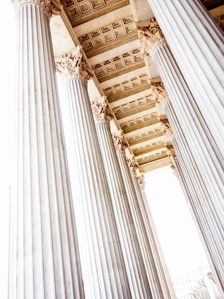 Columns at the parliament in vienna — Stock Photo, Image