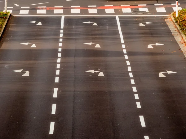 Oversteken van een straat — Stockfoto