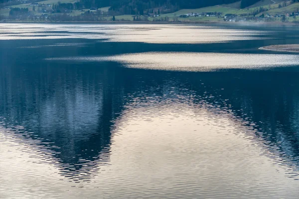 Bergen återspeglar i dig — Stockfoto