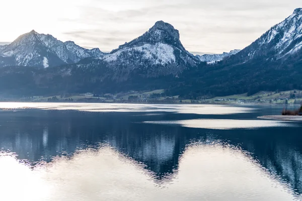 Berge, die sich in dir spiegeln — Stockfoto