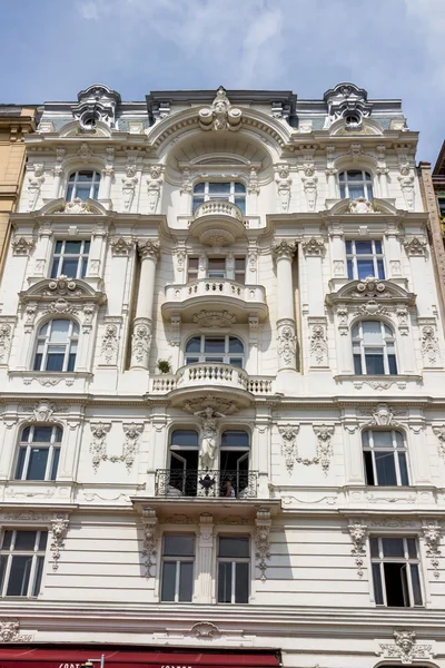 Áustria, Viena, art nouveau casas no naschmarkt — Fotografia de Stock