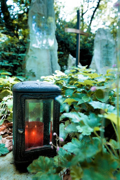 Lápidas en el cementerio — Foto de Stock