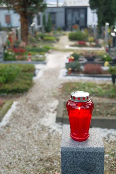 Num cemitério — Fotografia de Stock