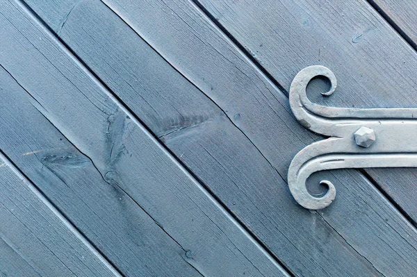 Encaixe decorado de porta de madeira — Fotografia de Stock