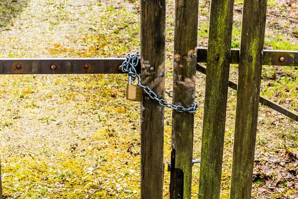 Geschlossener Zaun — Stockfoto