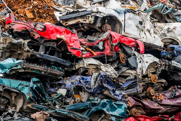 Carros foram desmantelados — Fotografia de Stock