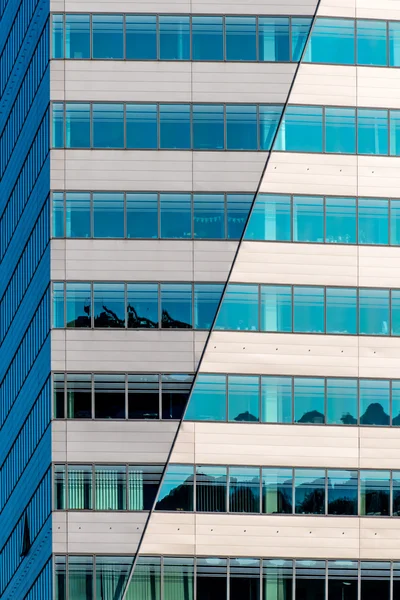 Modern office skyscraper — Stock Photo, Image