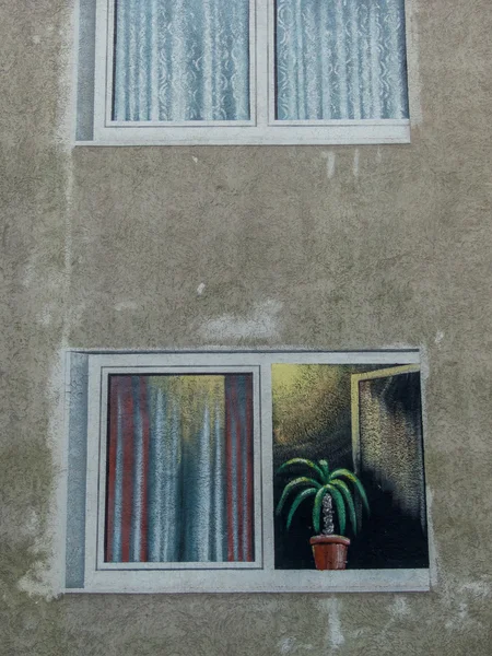 Balcon gemalener sur un mur de la maison — Photo