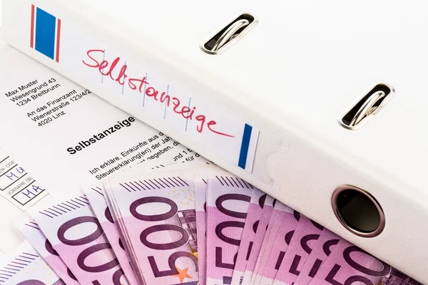 Selbstanzeige beim Finanzamt — Stockfoto