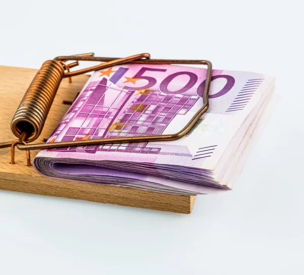 Banconote in euro in trappola per topi — Foto Stock