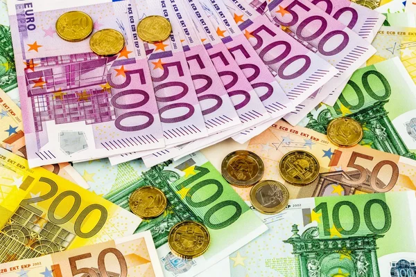 Vele verschillende euro rekeningen — Stockfoto