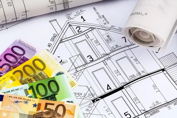 Plan van het huis met eurobiljetten — Stockfoto