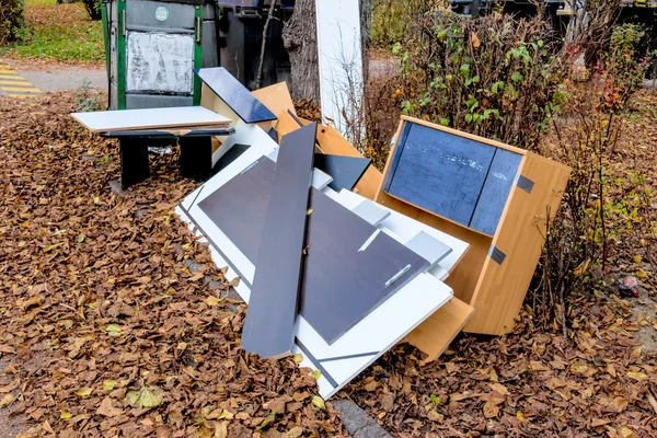 Bulky waste on the street — Stock Photo, Image