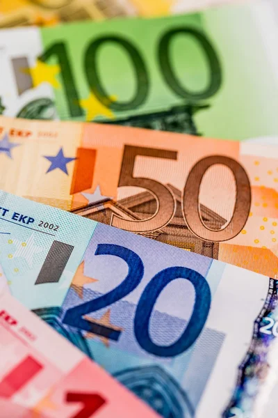 Vele verschillende euro rekeningen — Stockfoto