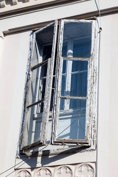 Altes sprossenfenster — Stockfoto