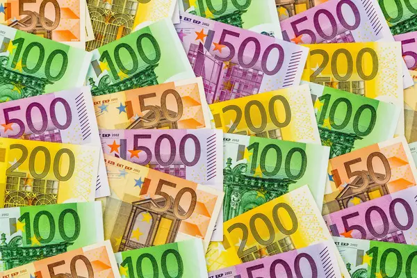 Vele verschillende euro rekeningen — Stockfoto