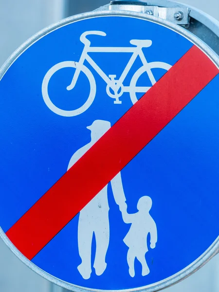 Carril bici y pasarela — Foto de Stock