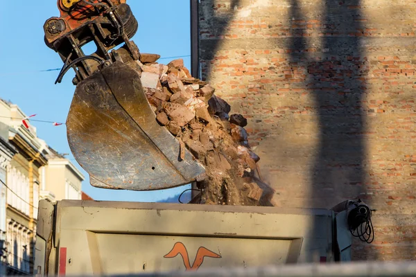 Cantiere durante la demolizione di una casa — Foto Stock