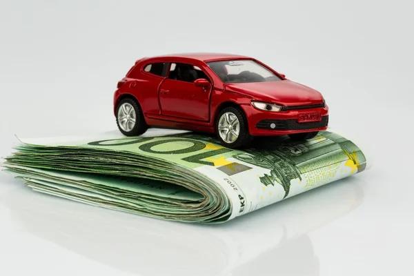 Auto auf Euro-Scheinen — Stockfoto