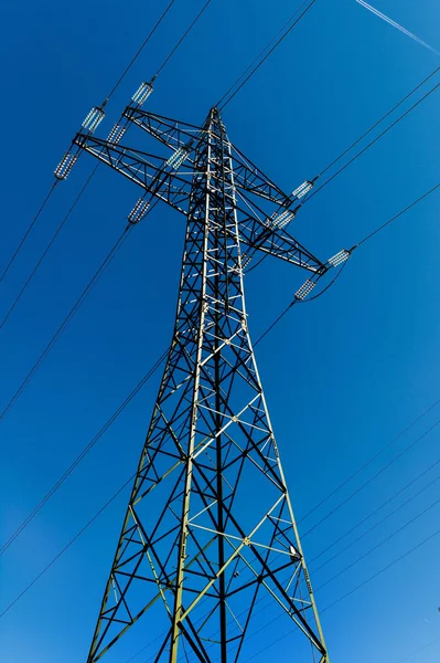 Pylon mot ljuset — Stockfoto