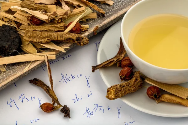 Чай для традиционной китайской медицины — стоковое фото