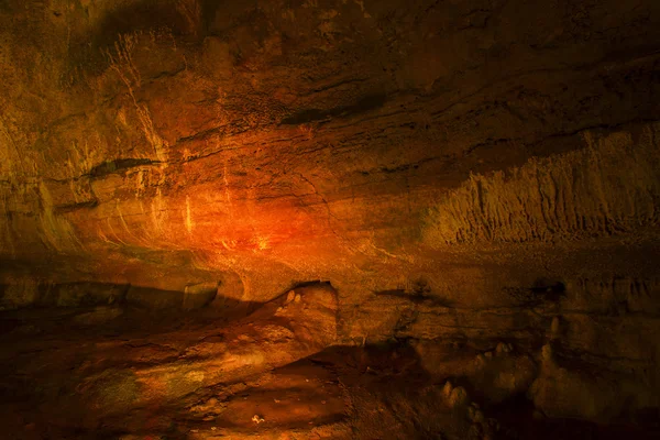 Stalactite caverne calcaire stalagmite Prometheus georgia multicolore — Photo