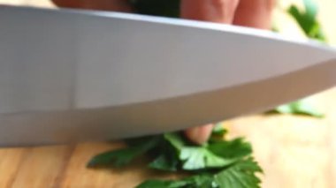 bıçak kıyılmış maydanoz closeup yönetim kurulu