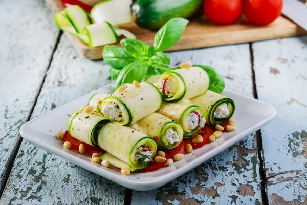 Kabak beyaz peynir ile rulo