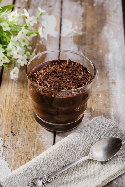 Mousse al cioccolato in un bicchiere — Foto Stock