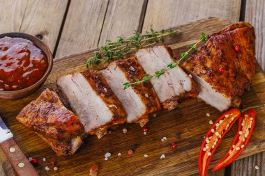Pişmiş domuz kaburga yönetim kurulu