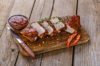 Pişmiş domuz kaburga yönetim kurulu