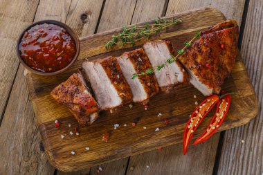 Pişmiş domuz kaburga yönetim kurulu