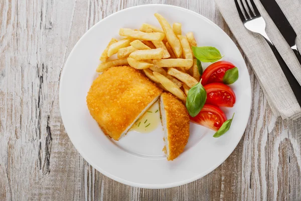 Kip schnitzels met boter op Kiev — Stockfoto