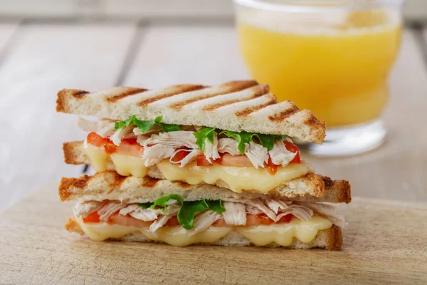 Toast sandwich grill with chicken and cheese