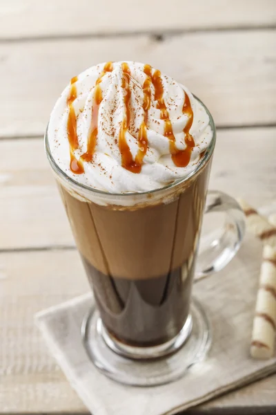 우유와 카라멜 아이스크림 아이스 커피 — 스톡 사진