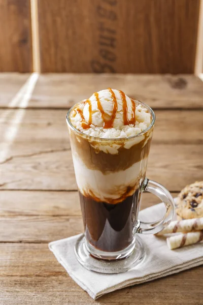 Iced coffee with milk and caramel ice cream — Stock Photo, Image