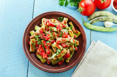 yeşil fasulye domates lobio ile