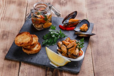 Limon ve kruton Marine midye